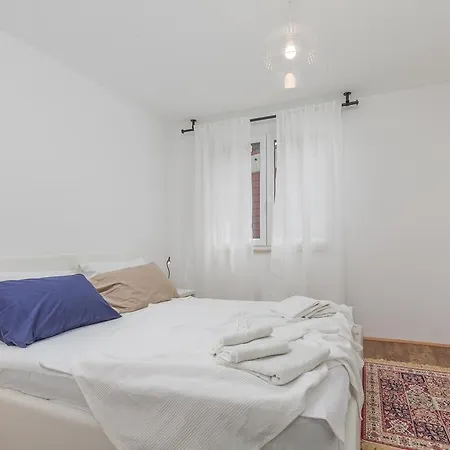 Dioniz Ii Apartman Rovinj