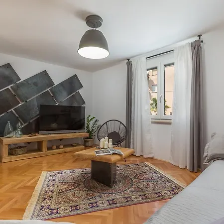 Apartman Dioniz Ii *